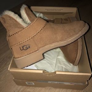 Size 5.5 W McKay UGGS